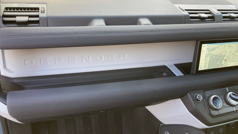 Land Rover Defender 3.0 D250 X-Dynamic SE 110 5dr Auto Diesel Estate